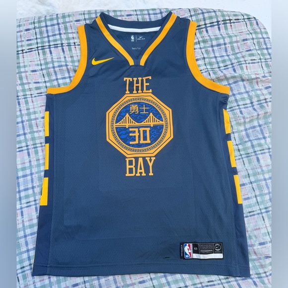 Nike Other - Nike Golden State Warriors Steph Curry China NBA Jersey
Size 48 / Large